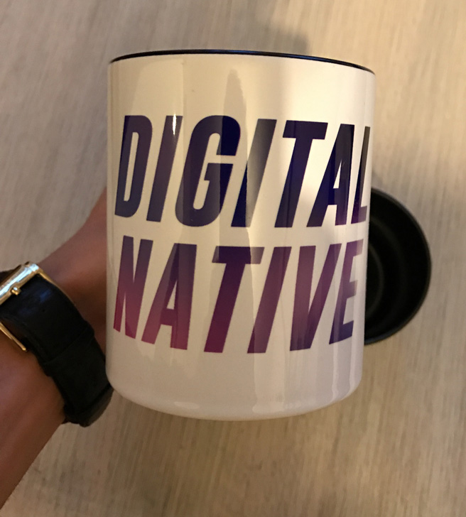 mug digital native violet