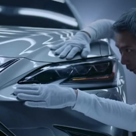 Première mondiale : le scénario de la dernière publicité Lexus entièrement généré par une IA !