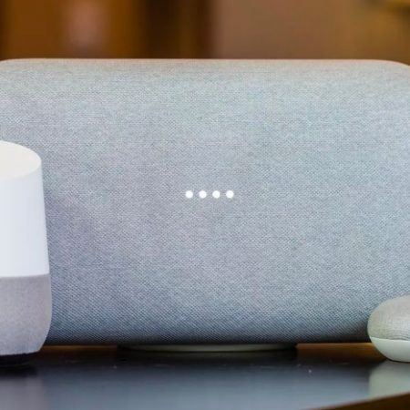 Quelle différence y a-t-il entre chaque enceinte Google ?