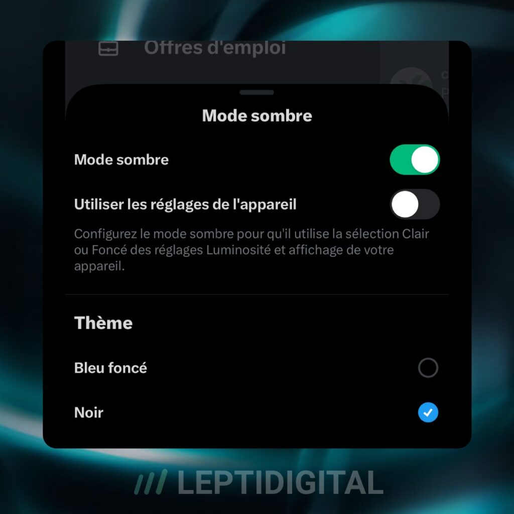 Activez ensuite le mode sombre et choisissez celui qui vous convient le mieux (noir ou bleu marine)