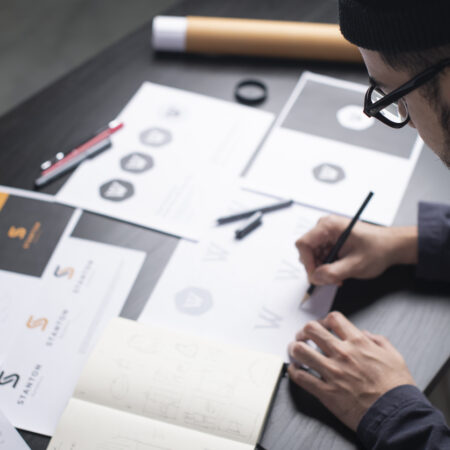 Si tu cherches à créer un logo pour ton entreprise, voici les étapes à suivre