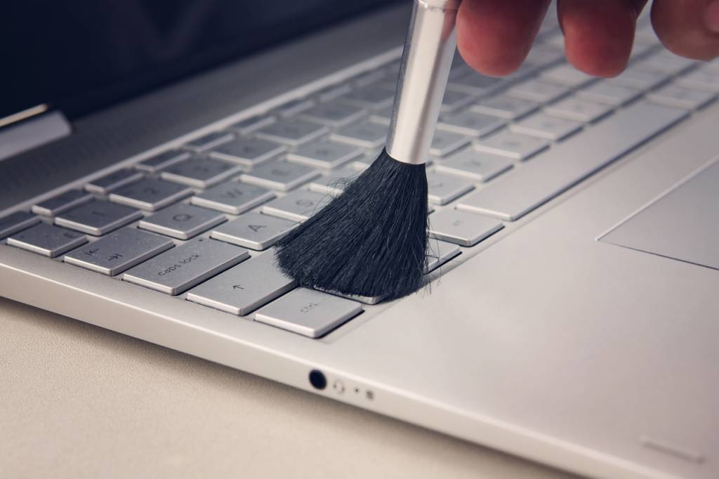 Entretien : enlever la poussière de ses ordinateurs, les solutions