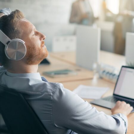 Comment optimiser ses sessions de deep work grâce à la musique ? 10 astuces
