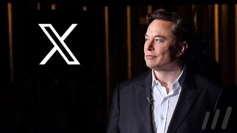 Elon Musk avec le logo de X