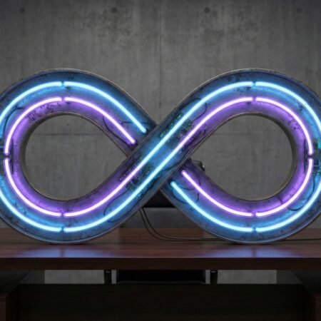 Quelles sont les avantages de la stratégie de loop marketing de HubSpot ?