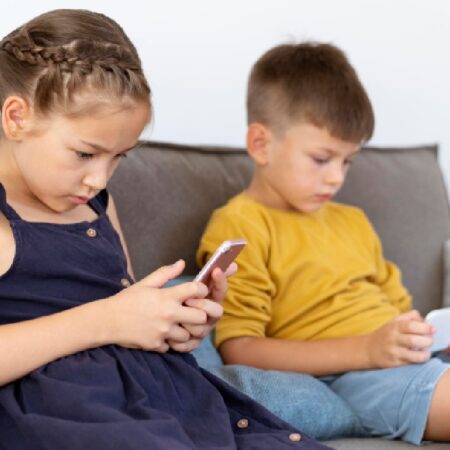 Les réseaux sociaux, responsables de la hausse de l&rsquo;inattention chez les enfants ? (Étude)