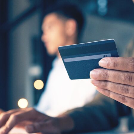 Checkout e-commerce : 5 alternatives à la carte bancaire qui améliorent réellement le taux de conversion