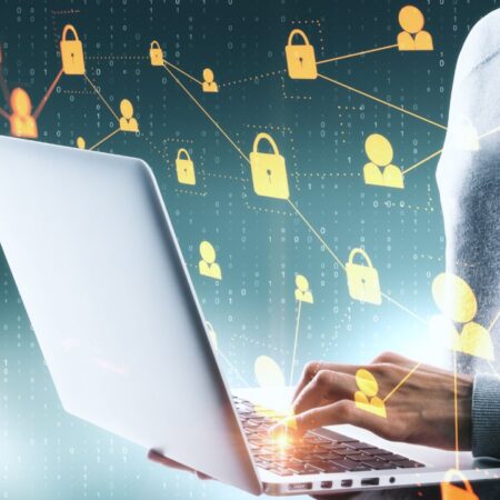 Travailler sur un Wi-Fi de café, les réglages indispensables sur PC et smartphone, avec ou sans VPN