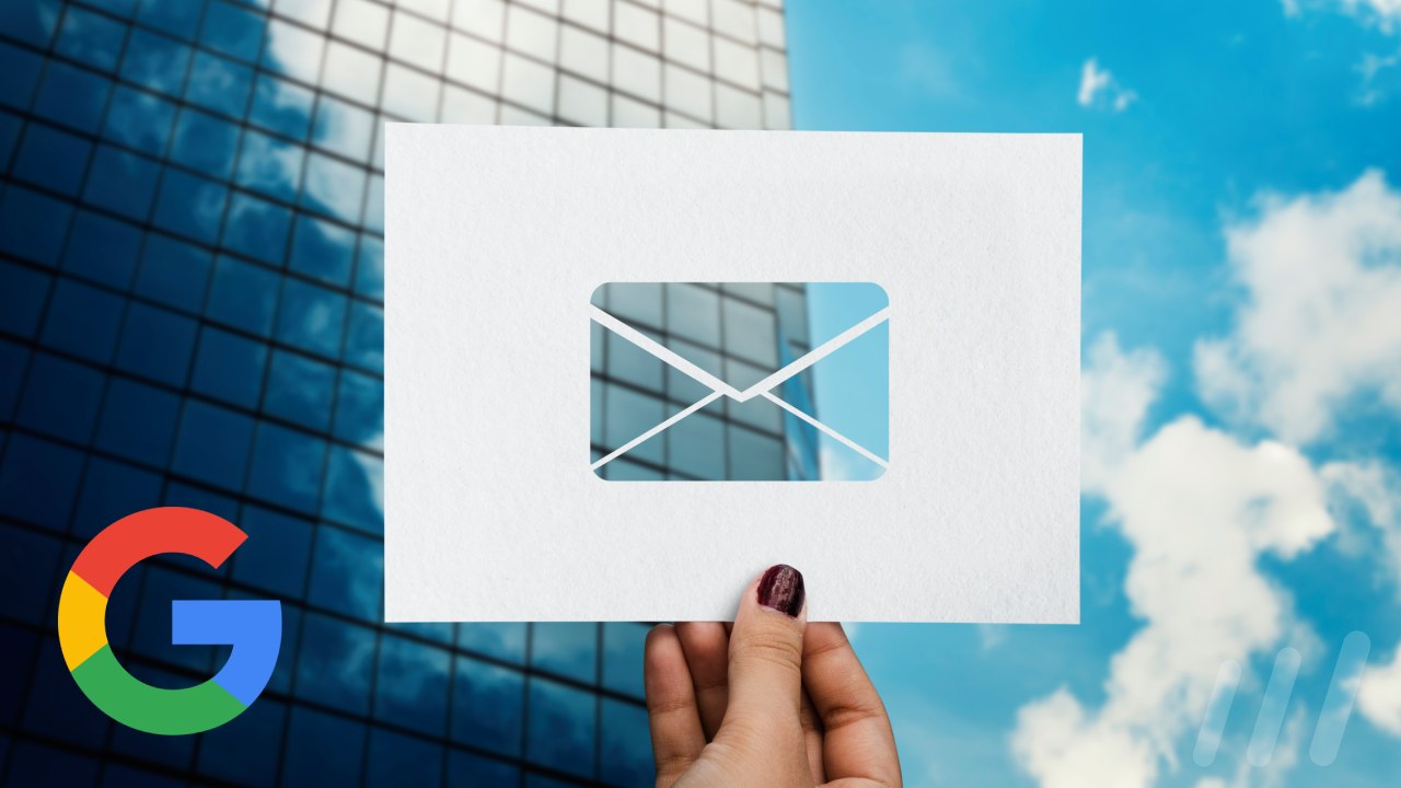 Illustration Gmail - une main qui tient une enveloppe
