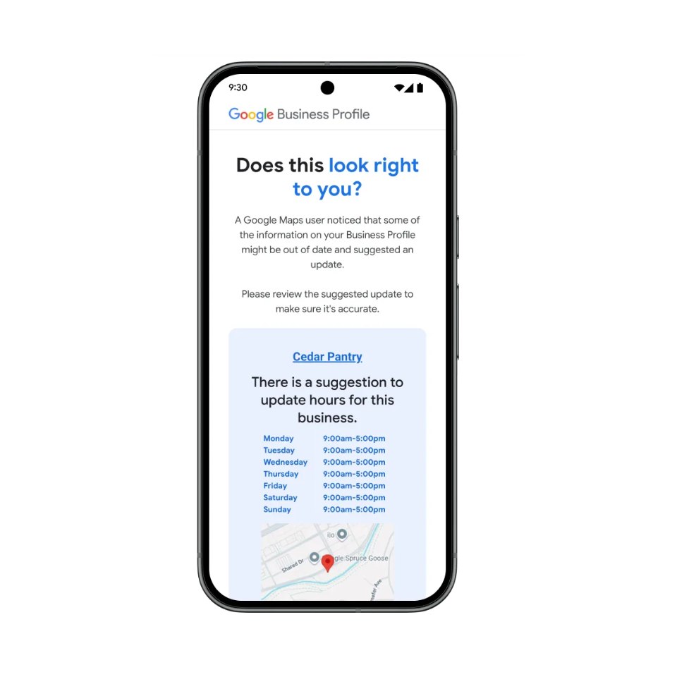 Application Google Business Profile demandant de vérifier les nouveaux horaires suggérés (9h00-17h00) pour une fiche établissement.