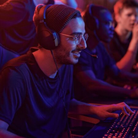 Esport et marketing B2B : comment les marques non-gaming investissent un nouveau territoire d&rsquo;expression