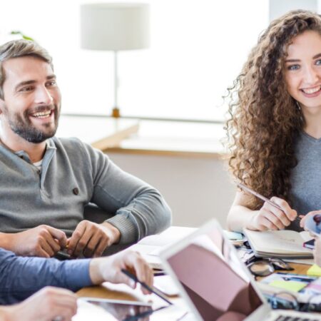 Création d&rsquo;entreprise : le guide des démarches digitales à connaître (annonces légales, Kbis, INPI…)
