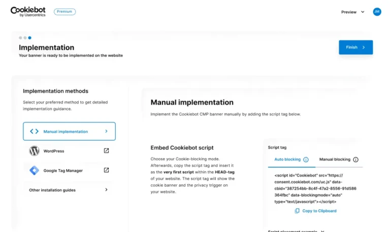 Étape d'implémentation Cookiebot avec le script à copier et les options WordPress et Google Tag Manager