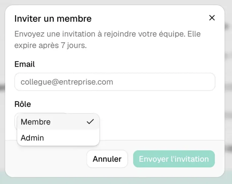 Fenêtre Inviter un membre dans Dropcontact avec champ email et choix du rôle Membre ou Admin
