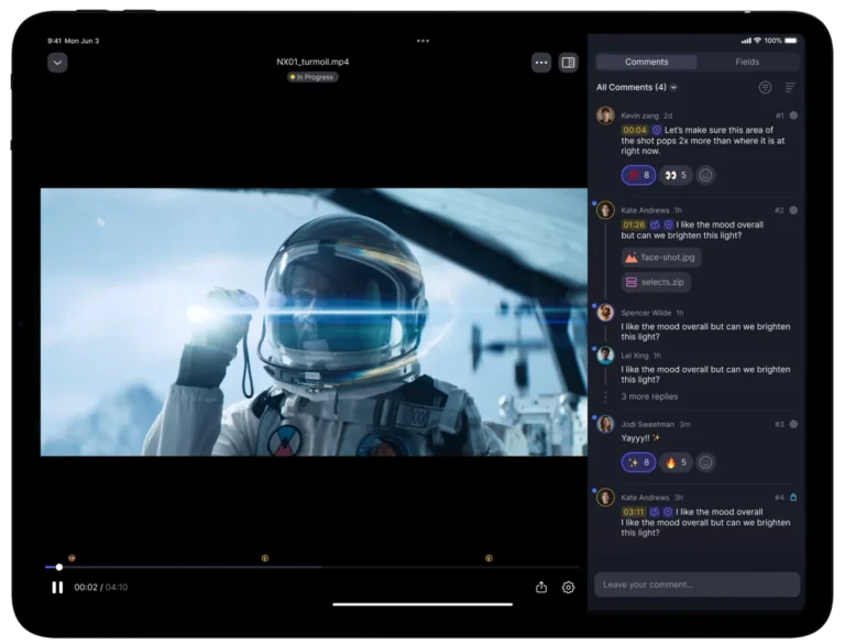 Application Frame.io sur iPad avec lecteur vidéo, statut In Progress et fil de commentaires avec réactions