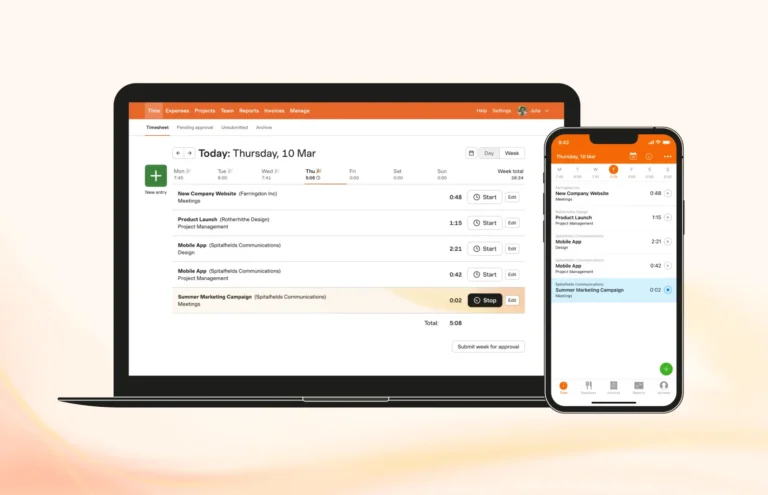 Feuille de temps Harvest affichée sur ordinateur portable et sur l'application mobile iPhone avec les mêmes entrées