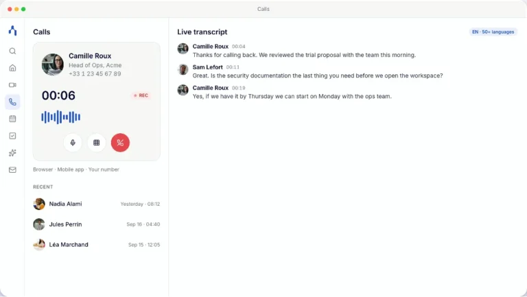 Écran d'appel téléphonique Noota avec composeur, enregistrement en cours et transcription en direct par intervenant
