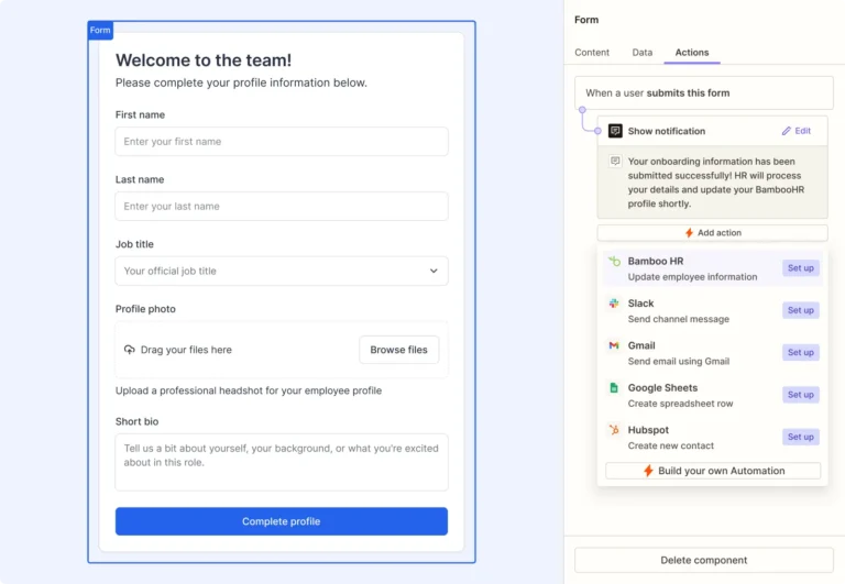 Éditeur Zapier Forms avec un formulaire d'accueil et le panneau Actions proposant BambooHR, Slack, Gmail, Sheets et HubSpot